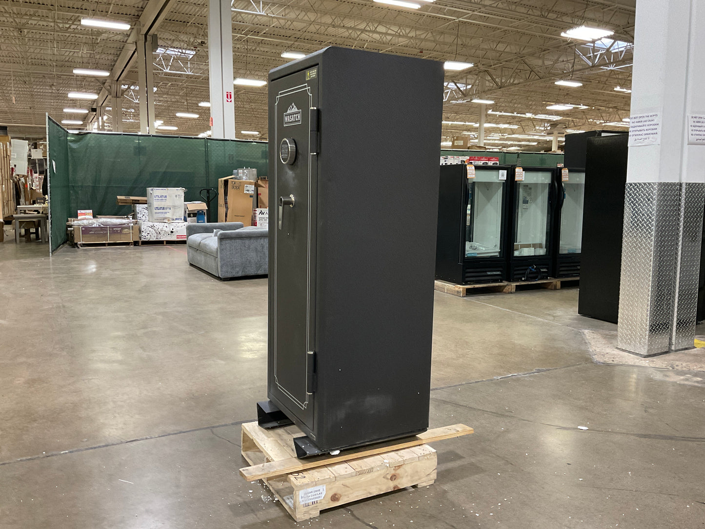 WASATCH 18 GUN FIRE/WATERPROOF SAFE - 309407 MSRP-249.98 BJF250025