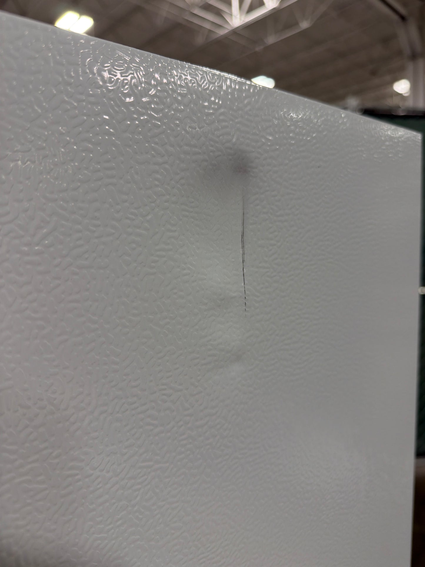 AC260181 HBFRF1798 Hamilton Beach 17 cu. ft. Frost Free Upright Convertible Freezer/Refrigerator in White - Dented