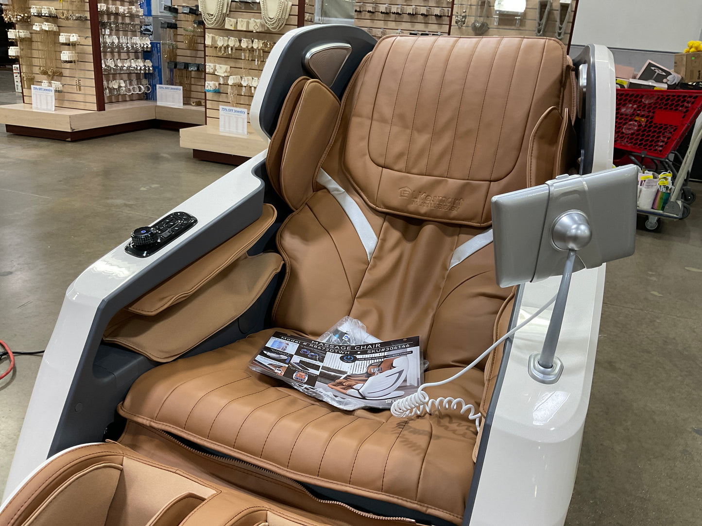 MASSAGE CHAIR WITH 4D AIR MECH/TABLET/WI - 304146 MSRP-1299.98 BJF250018