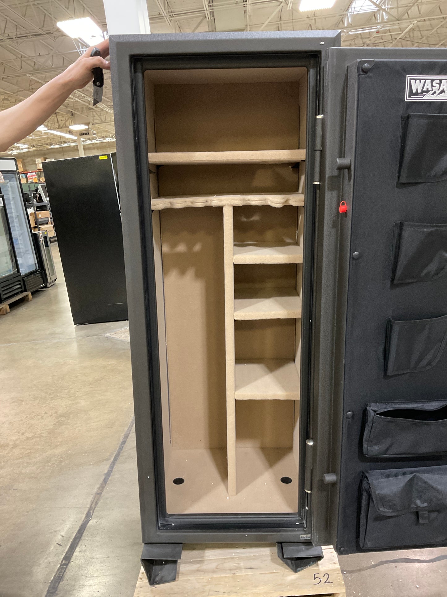 WASATCH 18 GUN FIRE/WATERPROOF SAFE - 309407 MSRP-249.98 BJF250025
