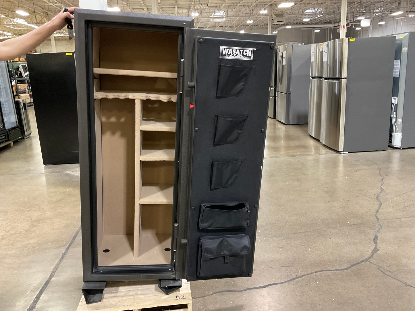 WASATCH 18 GUN FIRE/WATERPROOF SAFE - 309407 MSRP-249.98 BJF250025