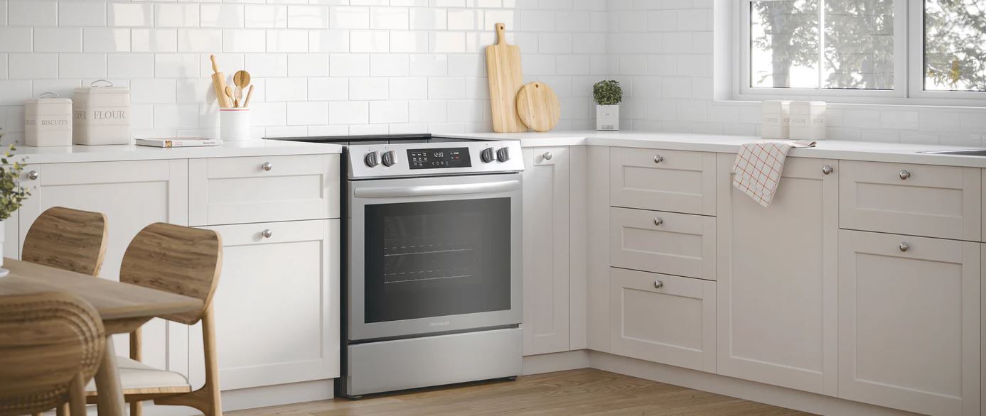 Frigidaire - 5.3 Cu. Ft. Freestanding Electric Range with Convection Bake - Stainless Steel - FCFE3083AS- SN VF43425943