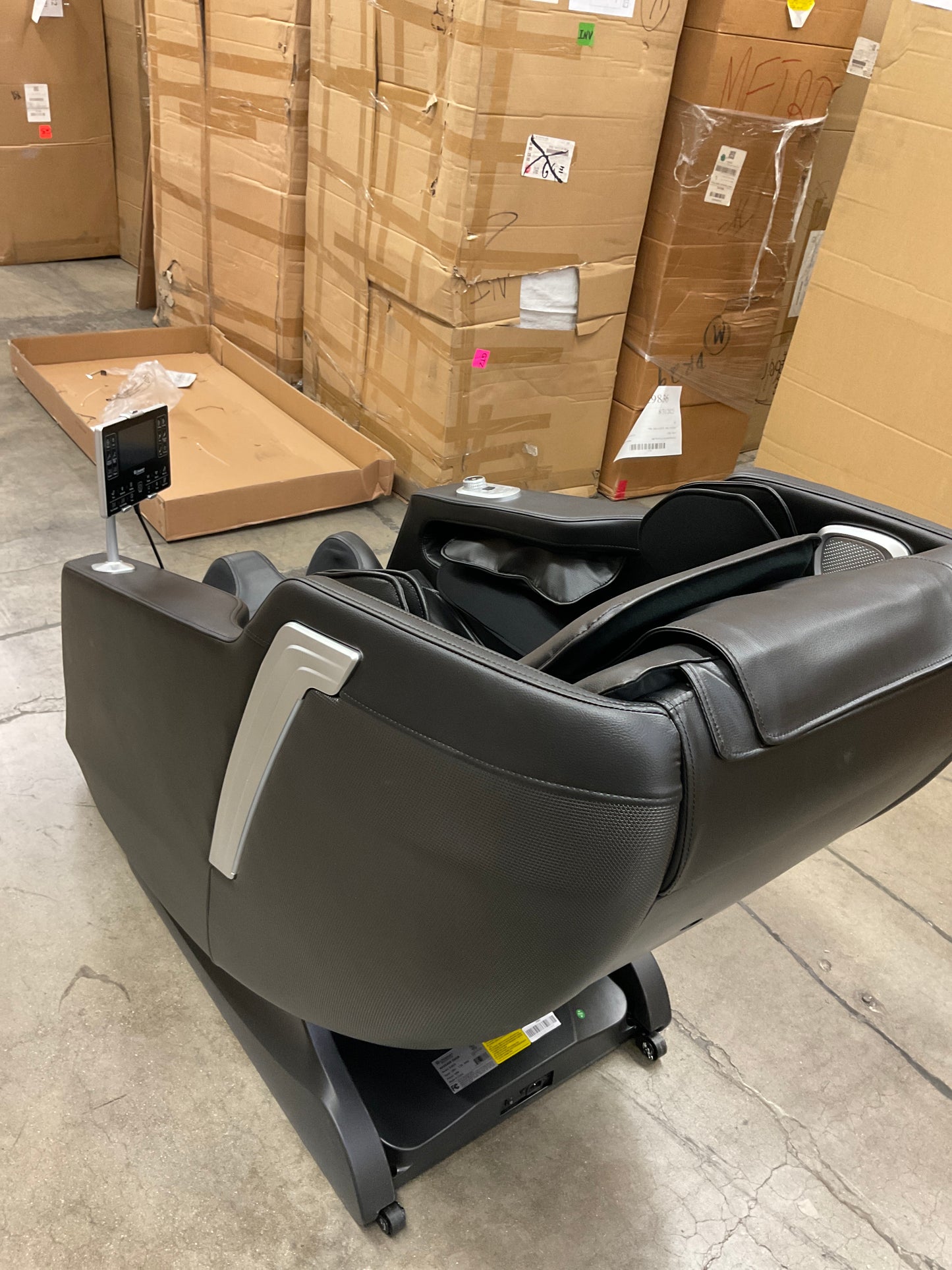 LIFESMART 2D MASSAGE CHAIR - BLACK - 324922 MSRP-1299.99 BJF250040