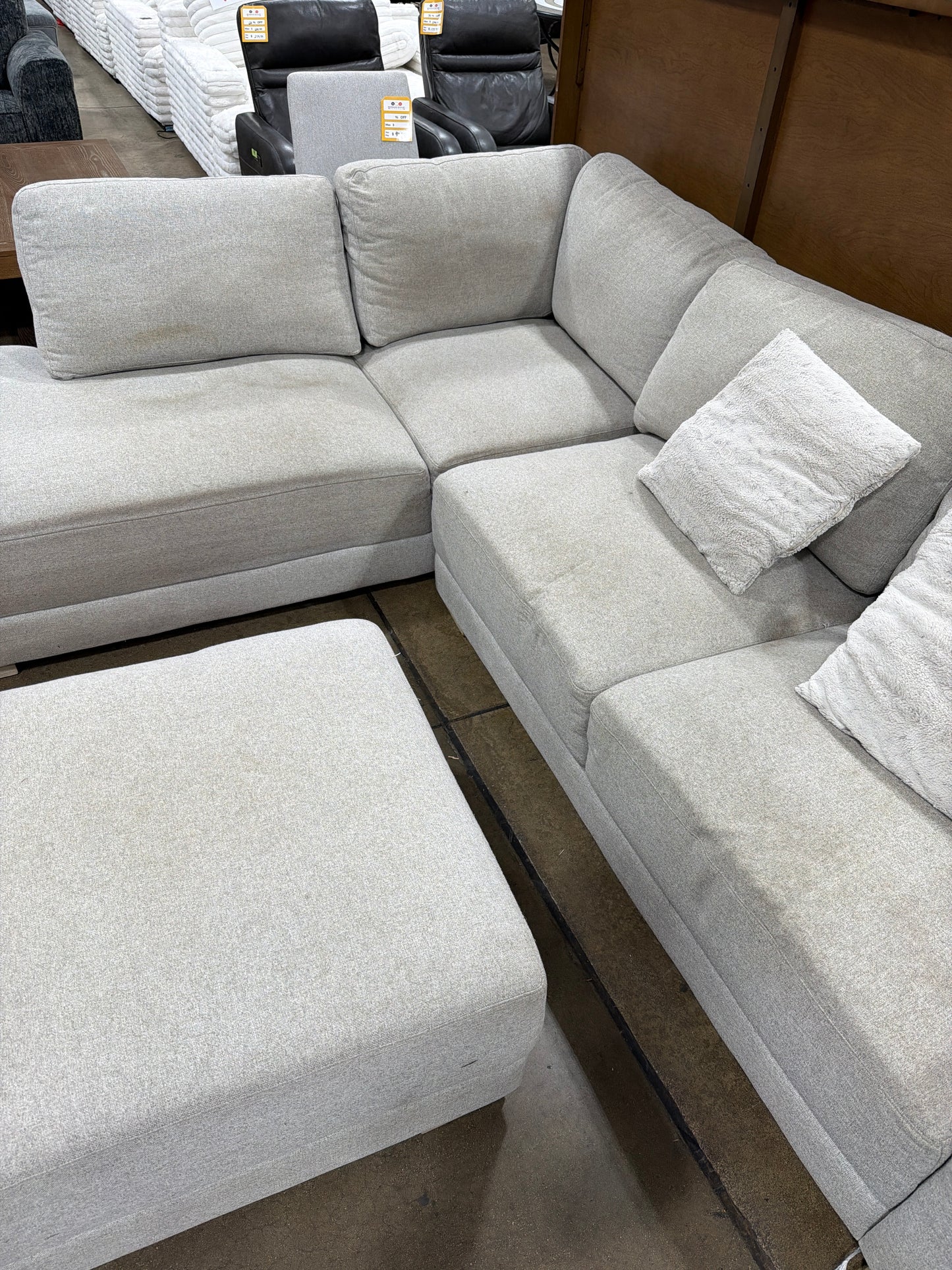 CS260059 Drayden Fabric Sectional with Ottoman(Dirty)