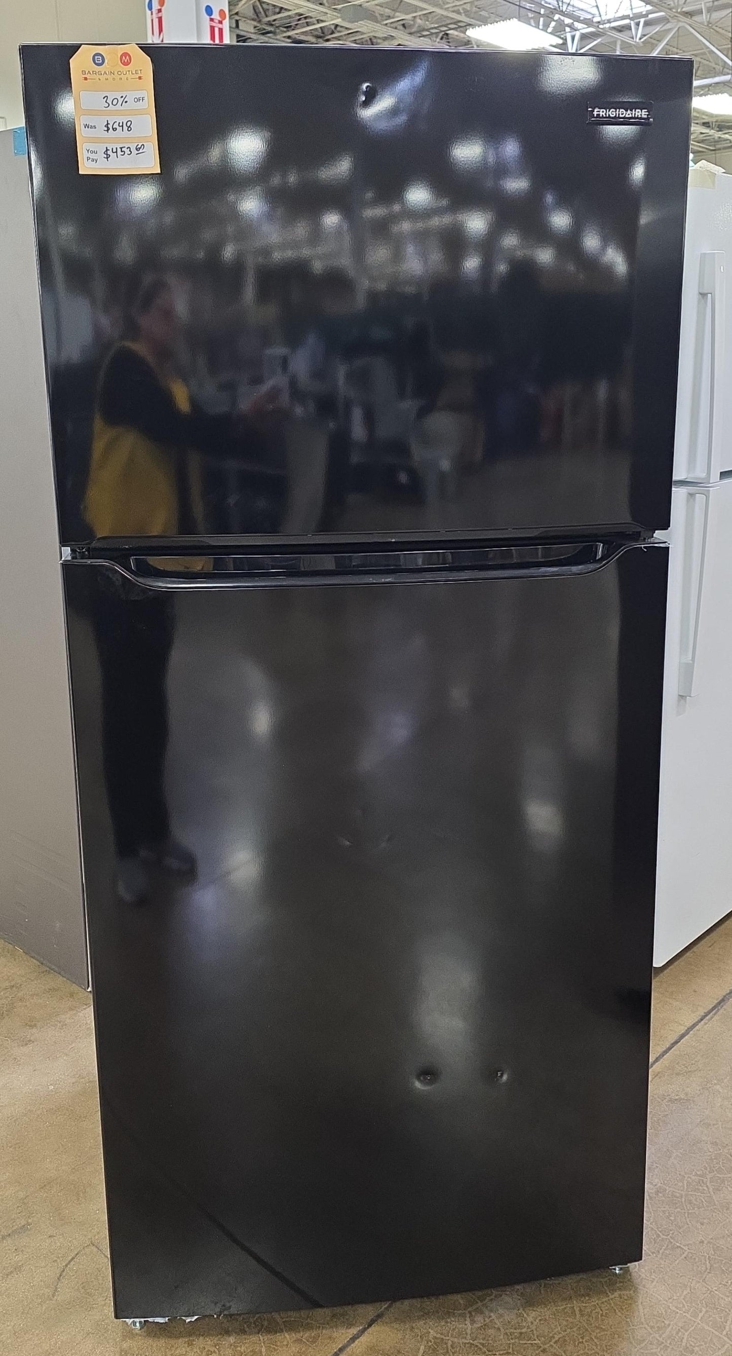 Frigidaire - 18.3 Cu. Ft. Top Freezer Refrigerator - Black - FFTR1835VB- SN BA41430328