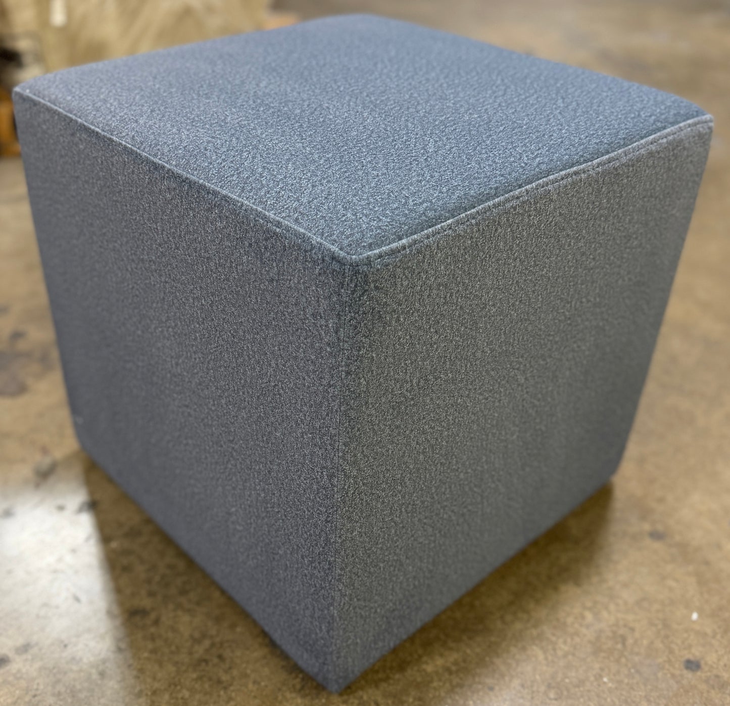 IDF240659 Accent Ottoman Conor HRT-027