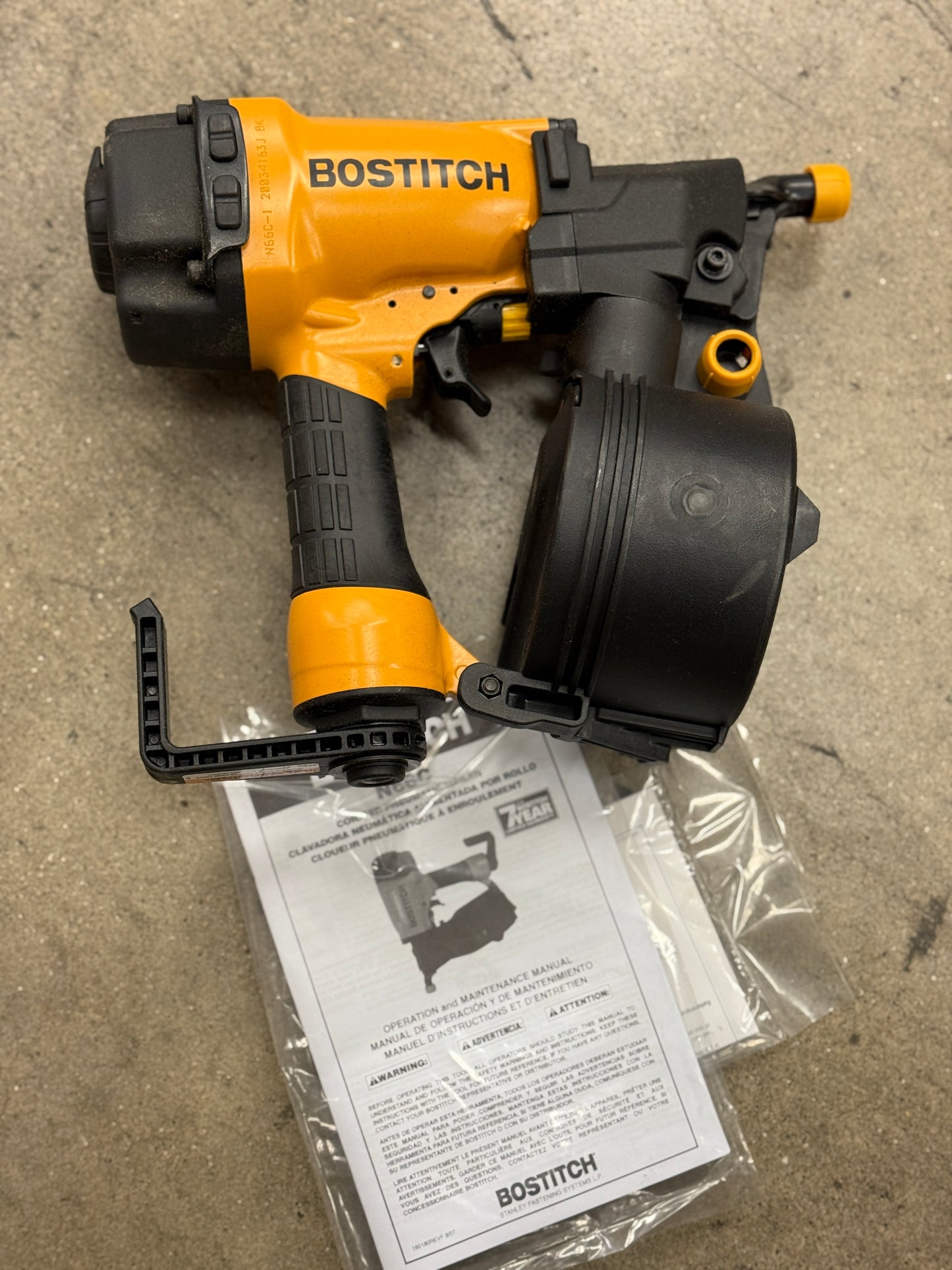 AC250112 Bostitch 2-1/2in Coil Siding Nailer