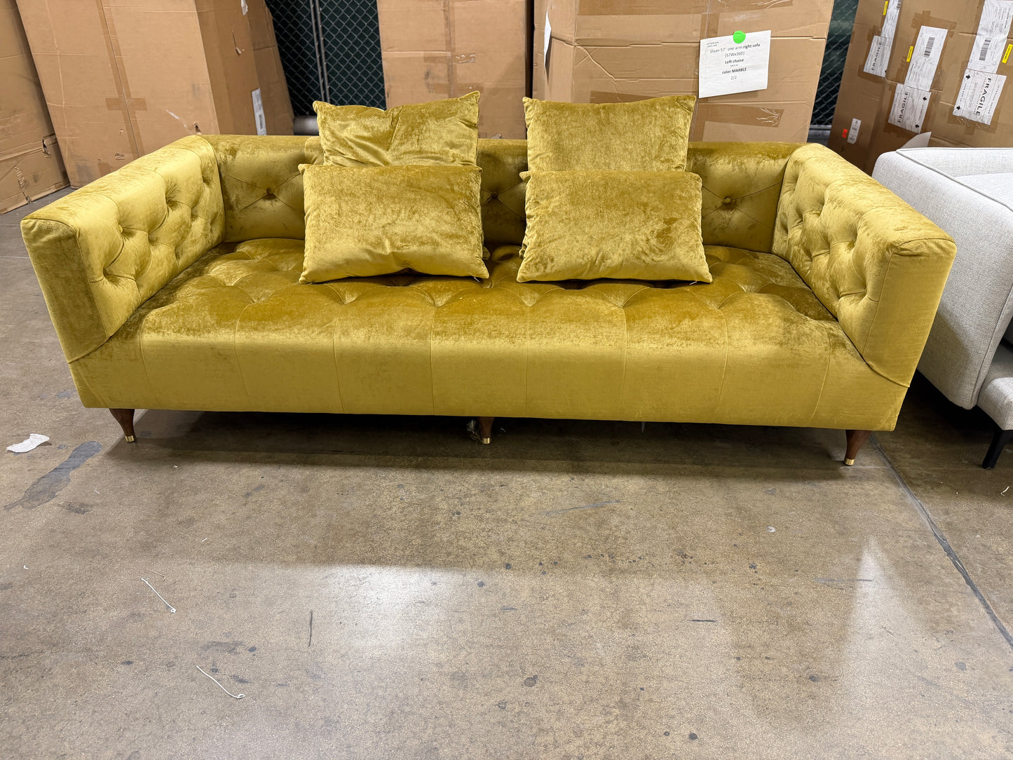 IDF240593 Sofa Ms. Chesterfield AK-618-21
