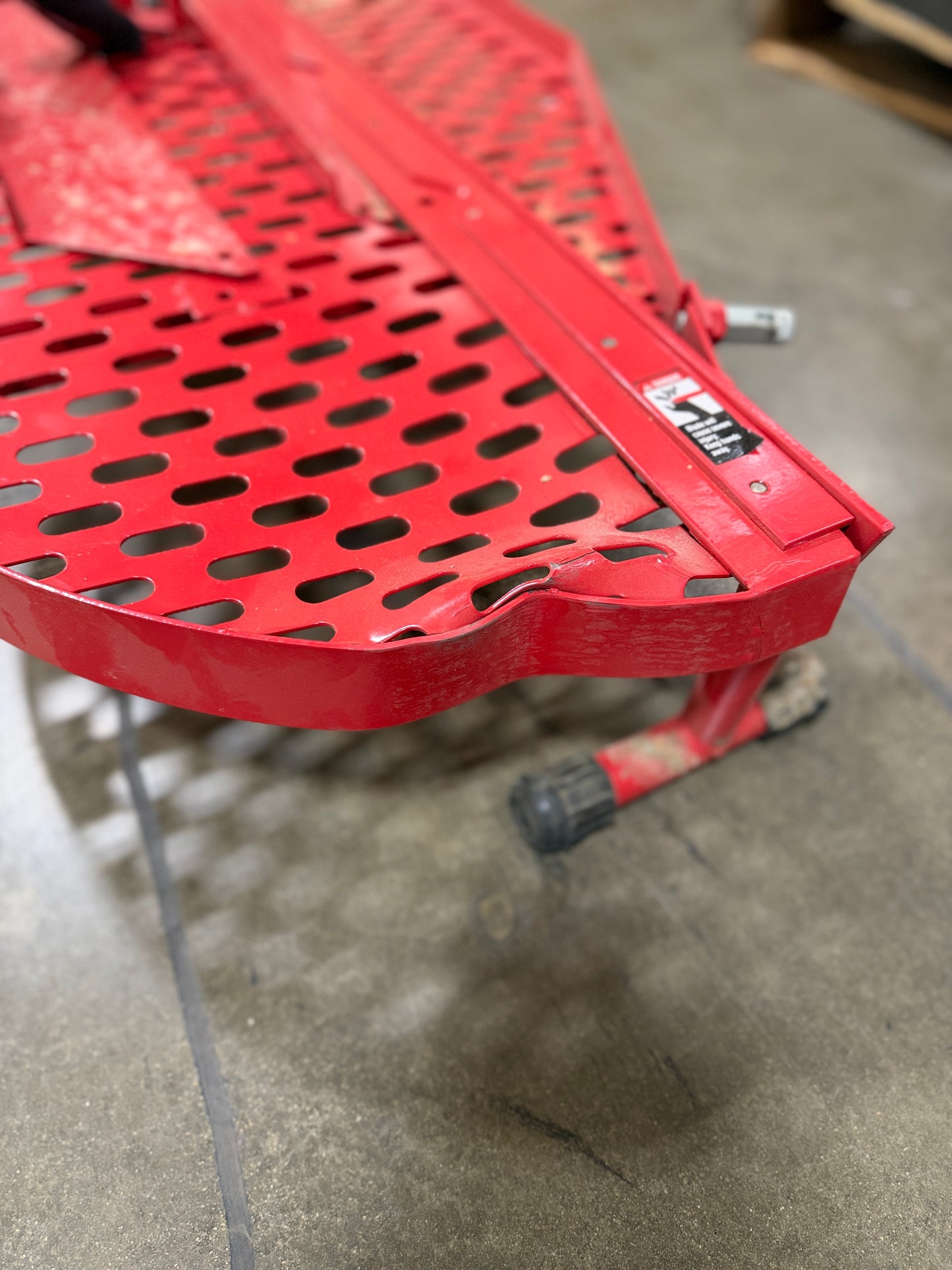 AC250840 Shingle Shark Cutter Red AS-IS