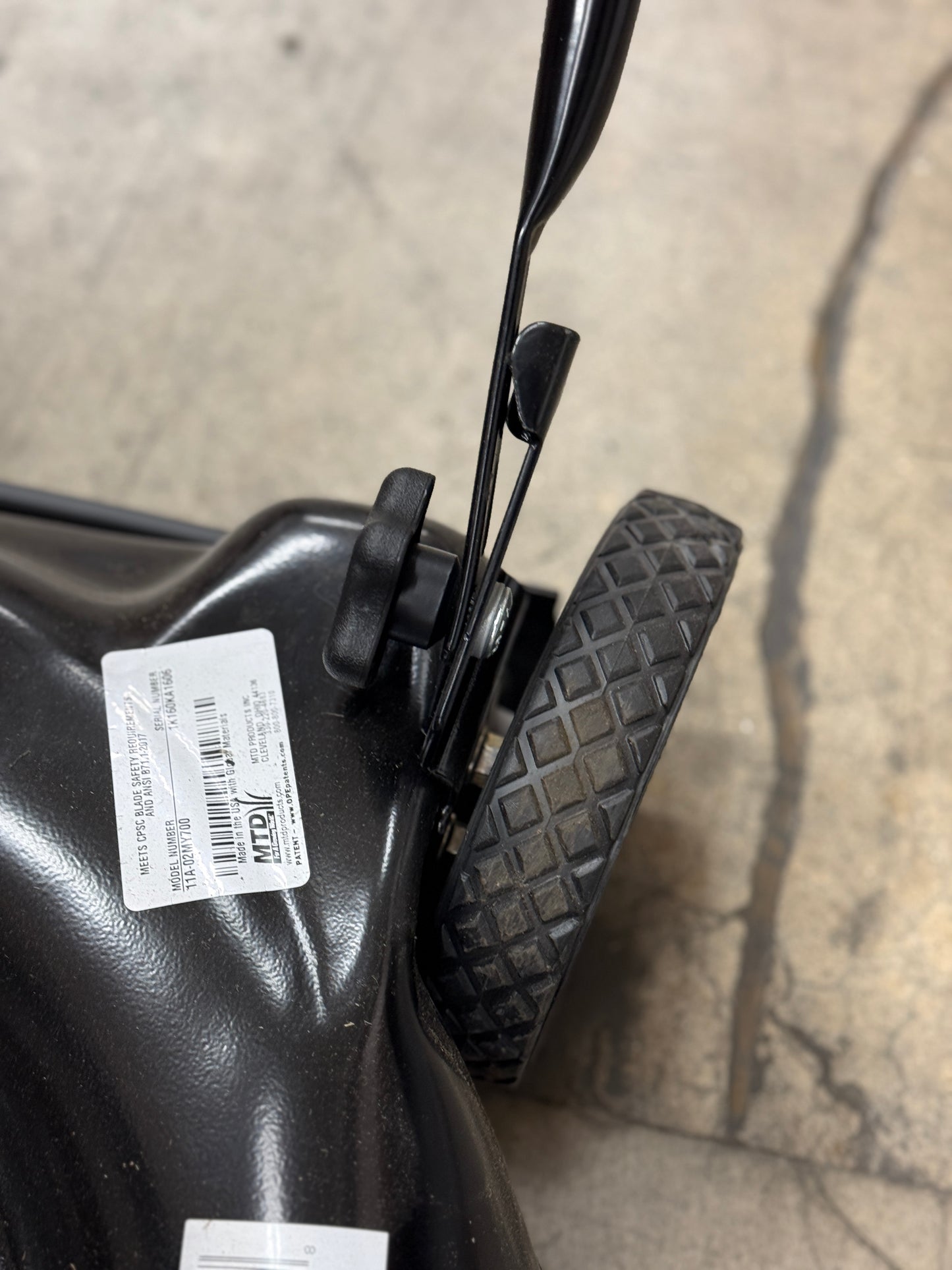 AC250115 YARDMACHINES 20'' side discharge push mower - see description