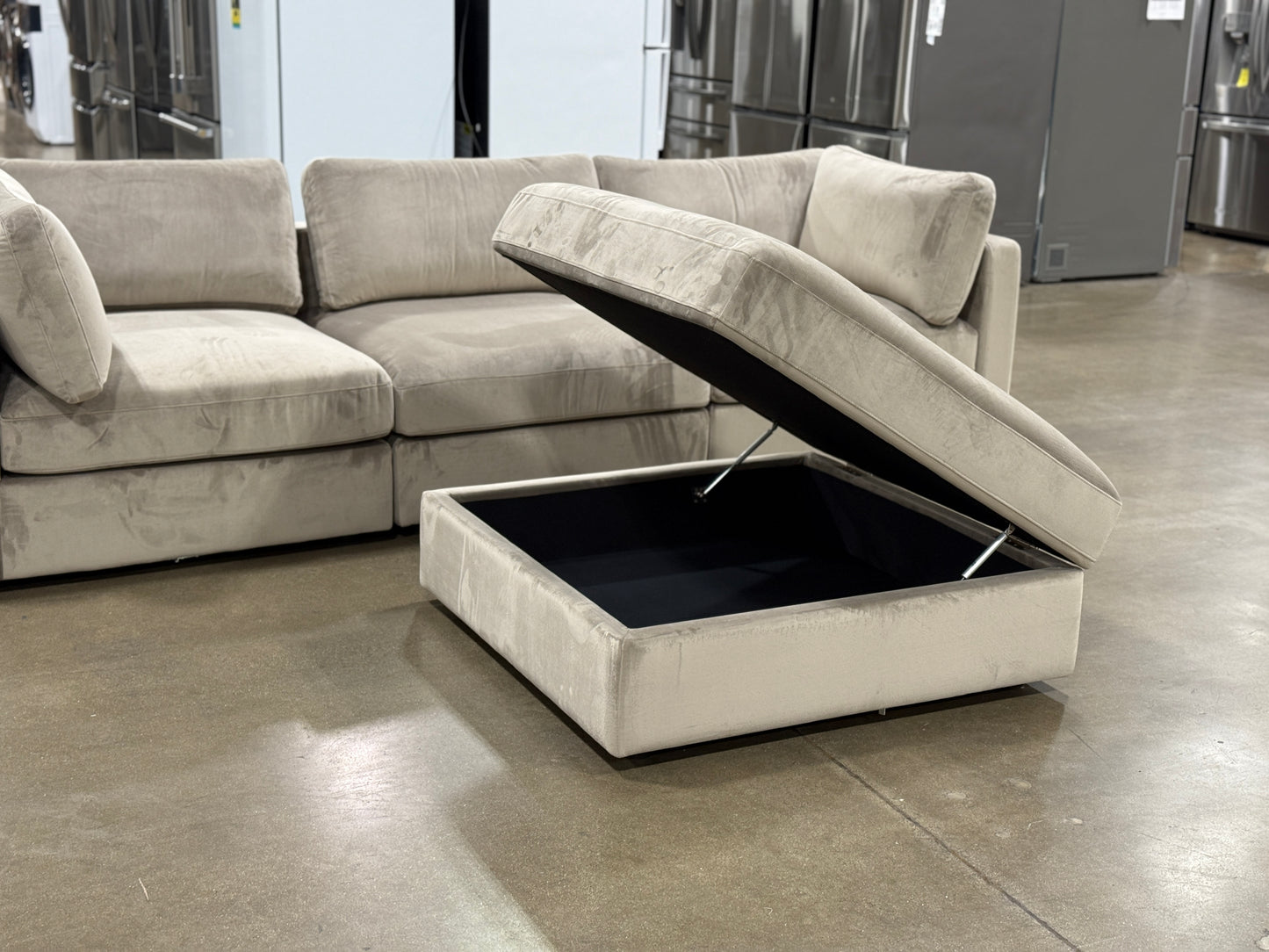 IDF240461 Sectional Sofa Tatum ROY-005 ( with Ottoman)