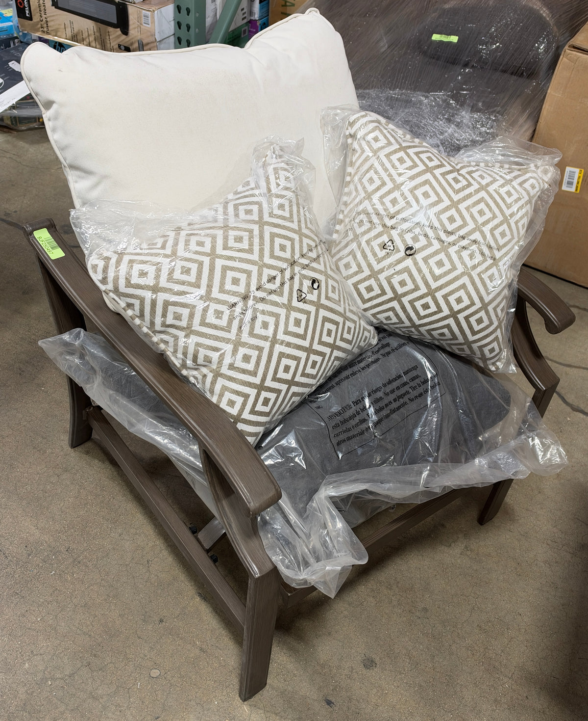 BJF250497 Bjs Patio Chair Brown - Cushions dirty