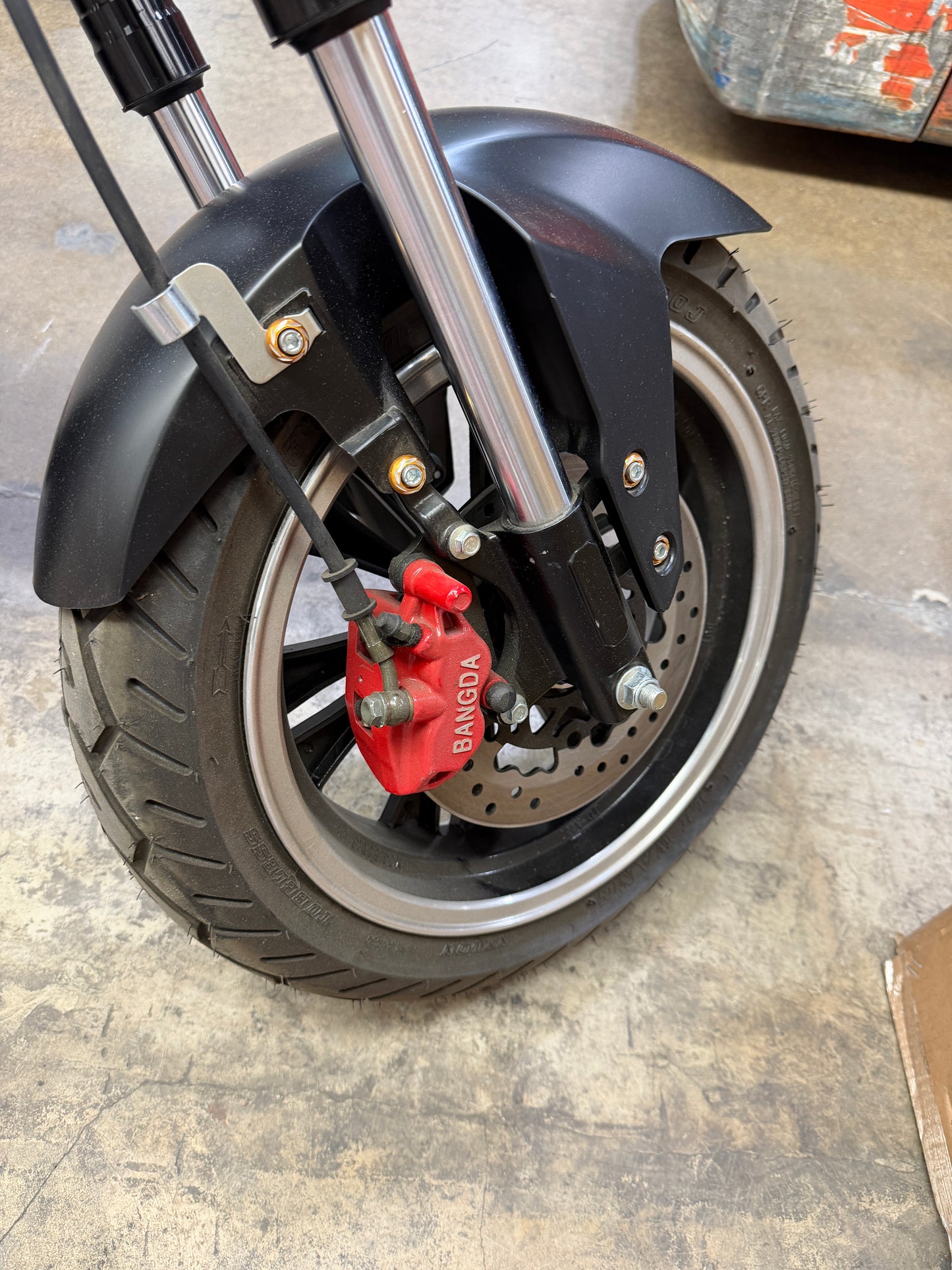 AC260276 MotoTec Lowboy 60v 20ah 2500w Lithium Scooter Black