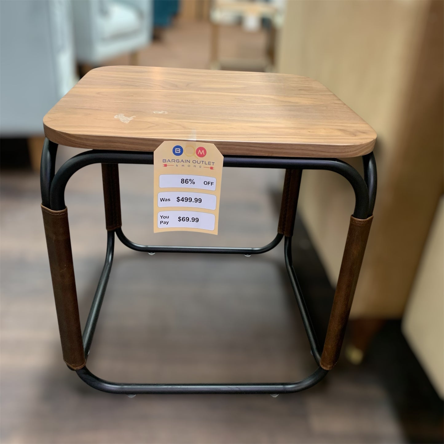 IDF240199 - Murphy - Side Table    Walnut - 74.99/499.99