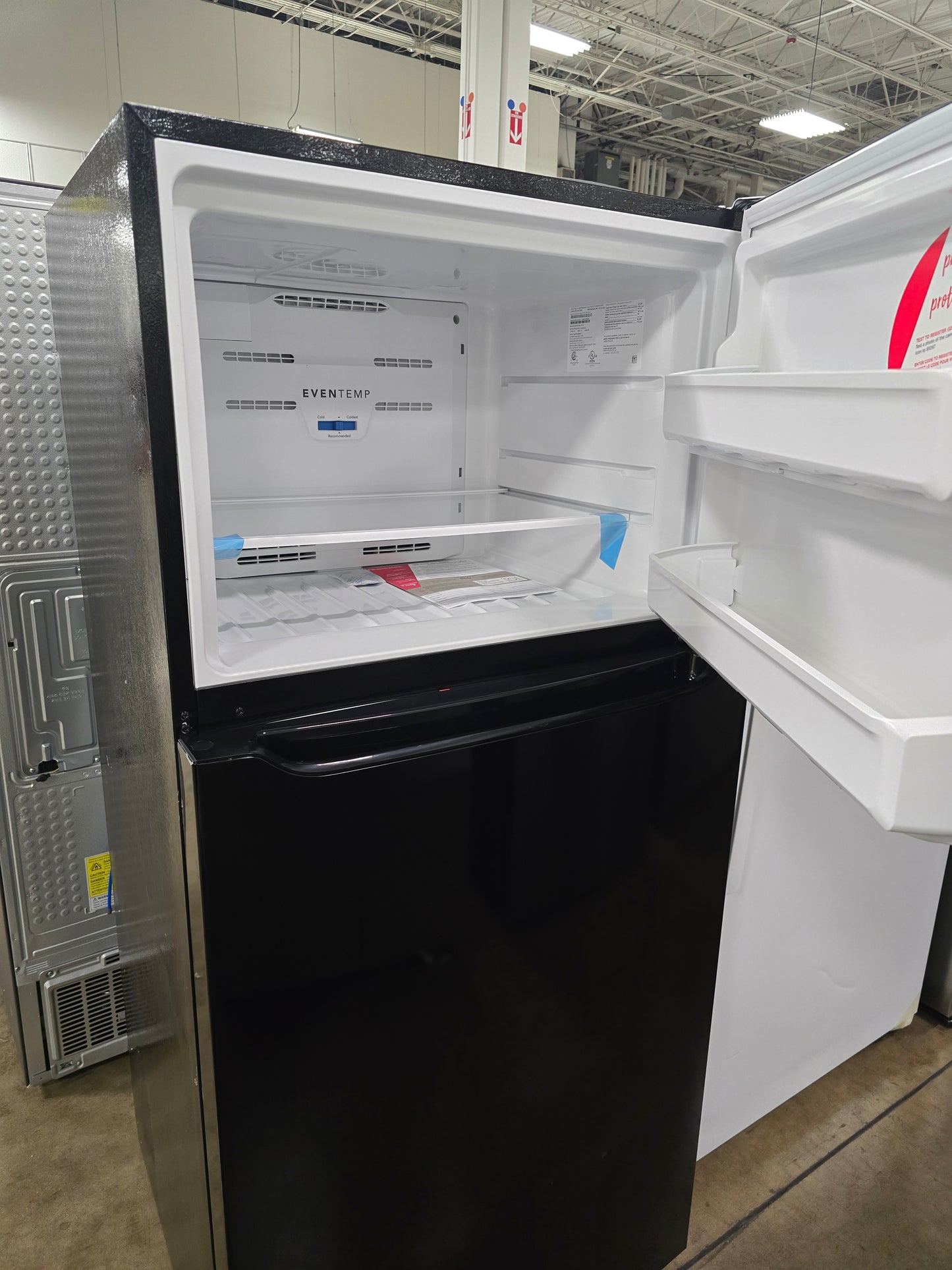 Frigidaire - 18.3 Cu. Ft. Top Freezer Refrigerator - Black - FFTR1835VB- SN BA41430328