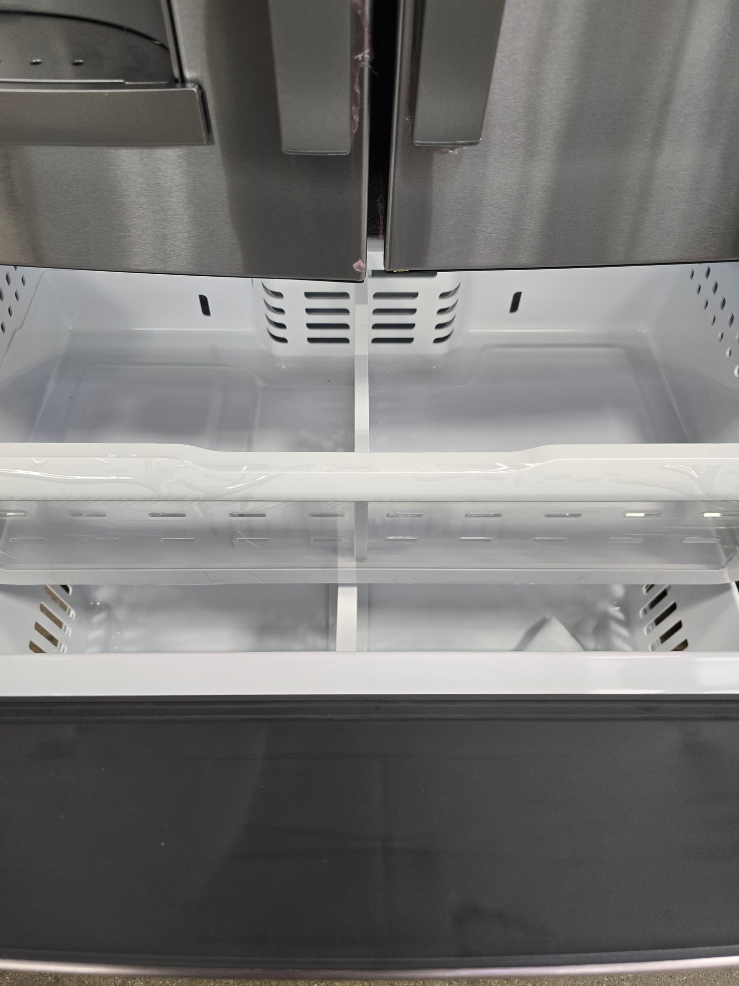 BLP00054-A GE Counter-Depth French-Door Refrigerator Profile Series ENERGY STAR 22.1 Cu.Ft.  (PYE22KYNFS)