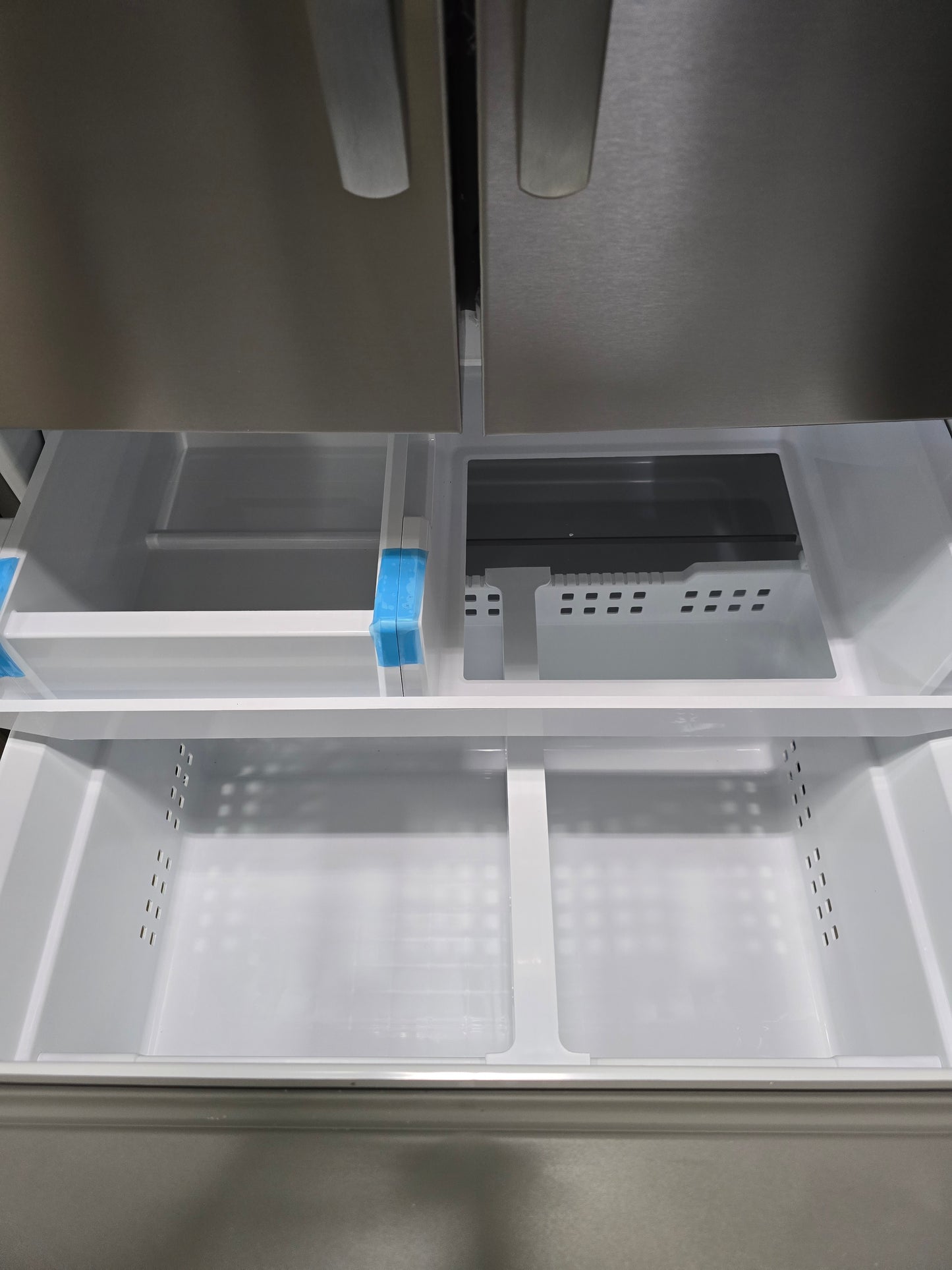 Frigidaire - 36 in 28.8 cu. ft. Standard Depth French Door Refrigerator in with Internal Water Dispenser - Stainless Steel - FRFN2813AF- SN 4A41913261