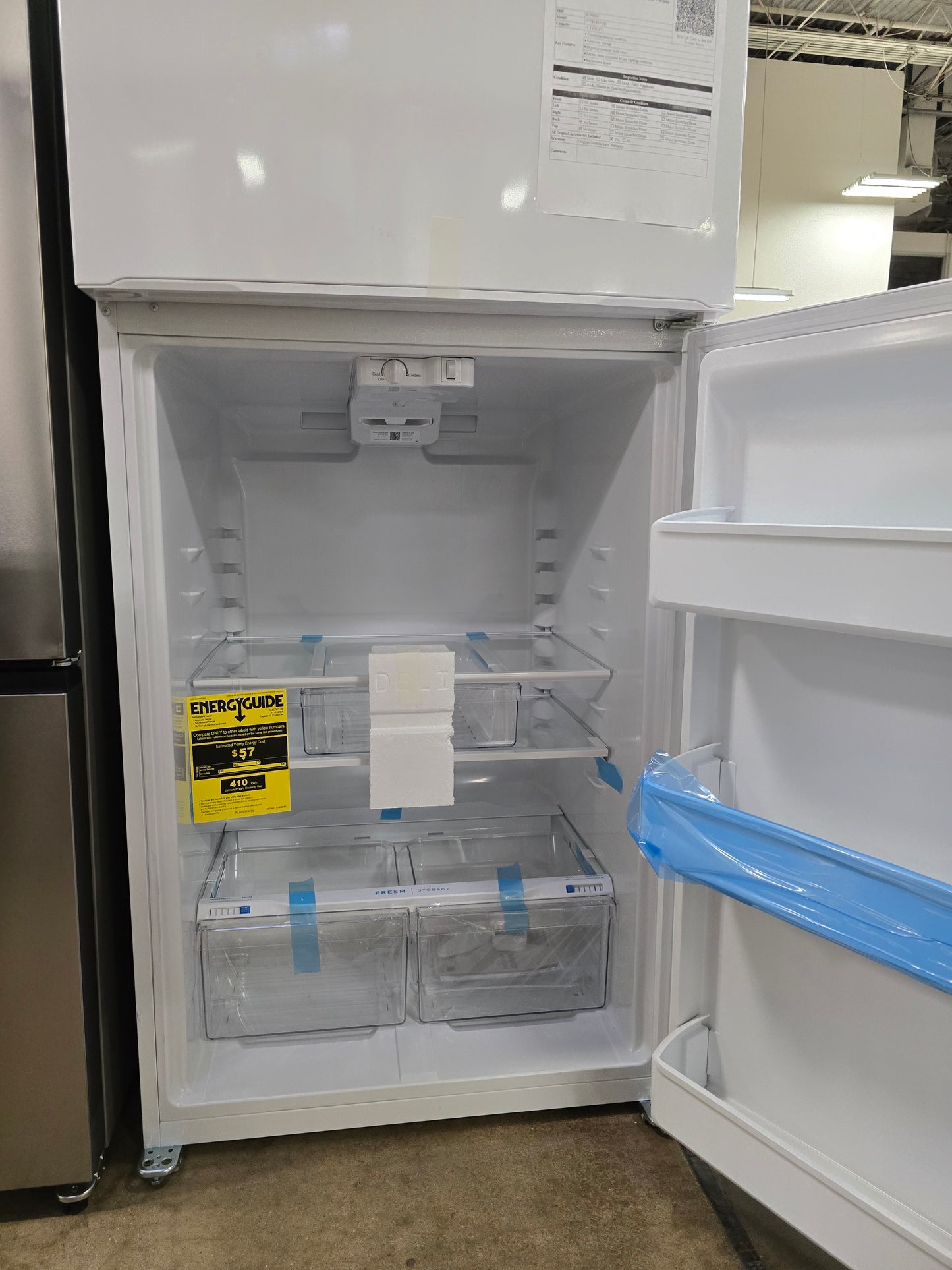 Frigidaire - 18.3 Cu. Ft. Top Freezer Refrigerator - White - FFTR1835VW- SN BA44202020