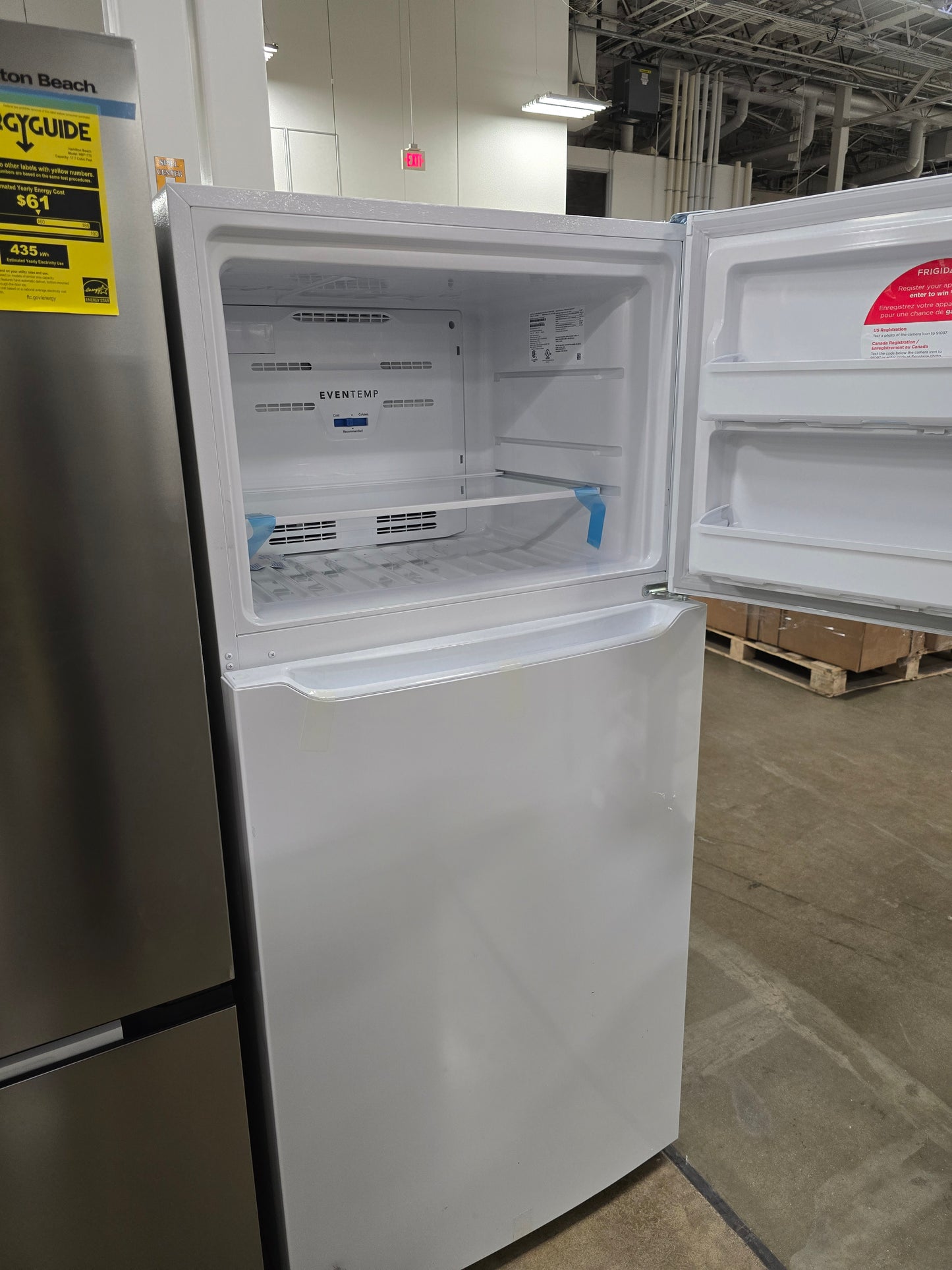 Frigidaire - 18.3 Cu. Ft. Top Freezer Refrigerator - White - FFTR1835VW- SN BA44202020