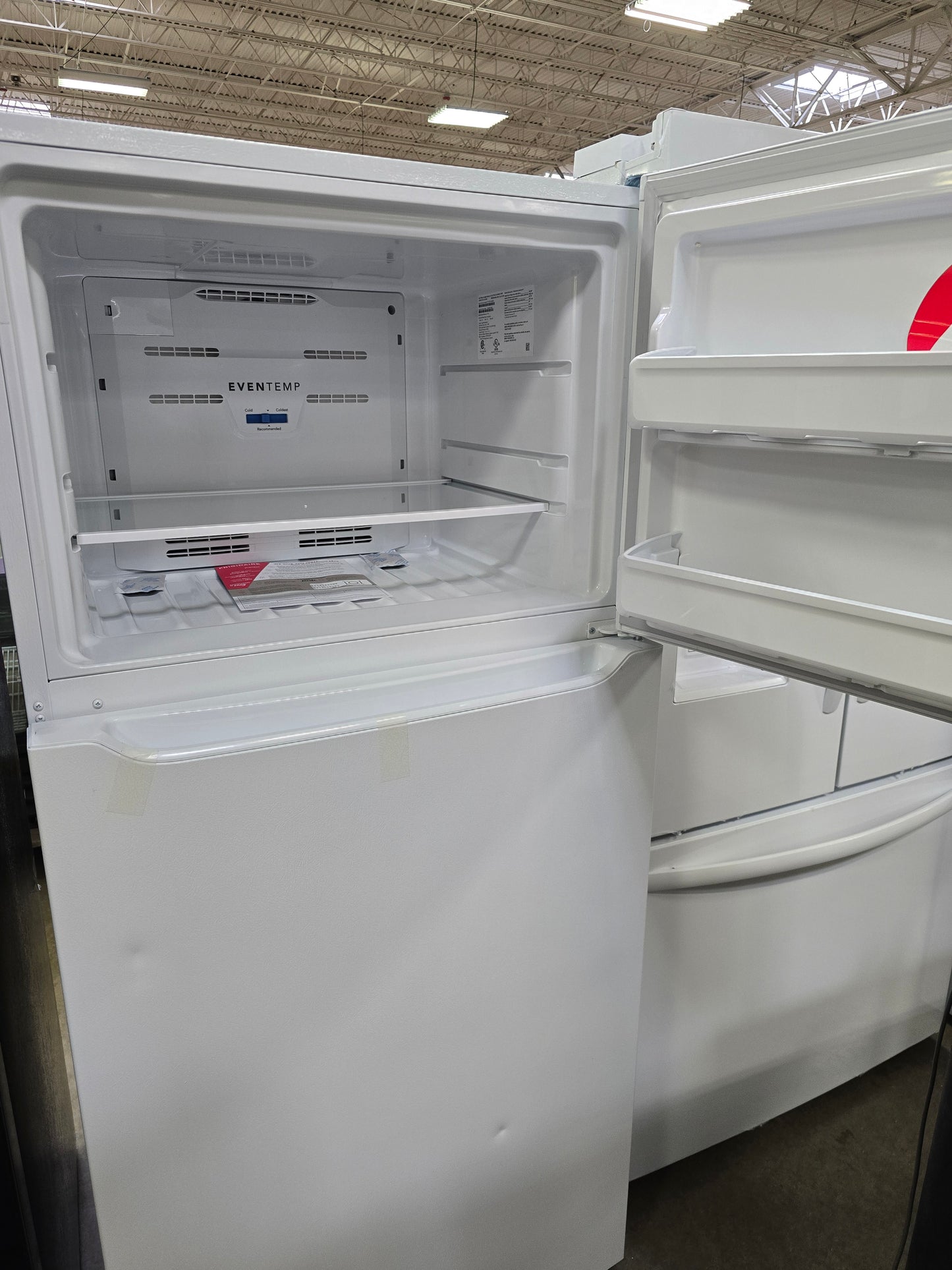 Frigidaire - 18.3 Cu. Ft. Top Freezer Refrigerator - White - FFTR1814WW- SN BA43015424