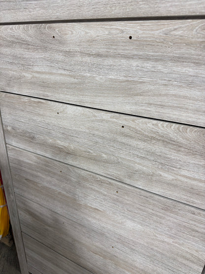 AH143 Jonnifer Chest of Drawers(Missing drawer handles)