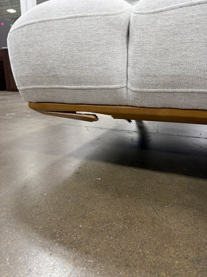 CS260017 Aeva Fabric Sectional(Broken leg, dirty)
