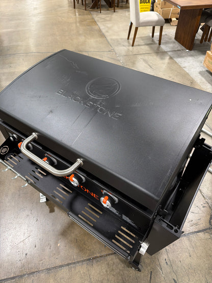 CS260084 Blackstone 36 in. Griddle with Hinged Hood, Front Shelf (Used)