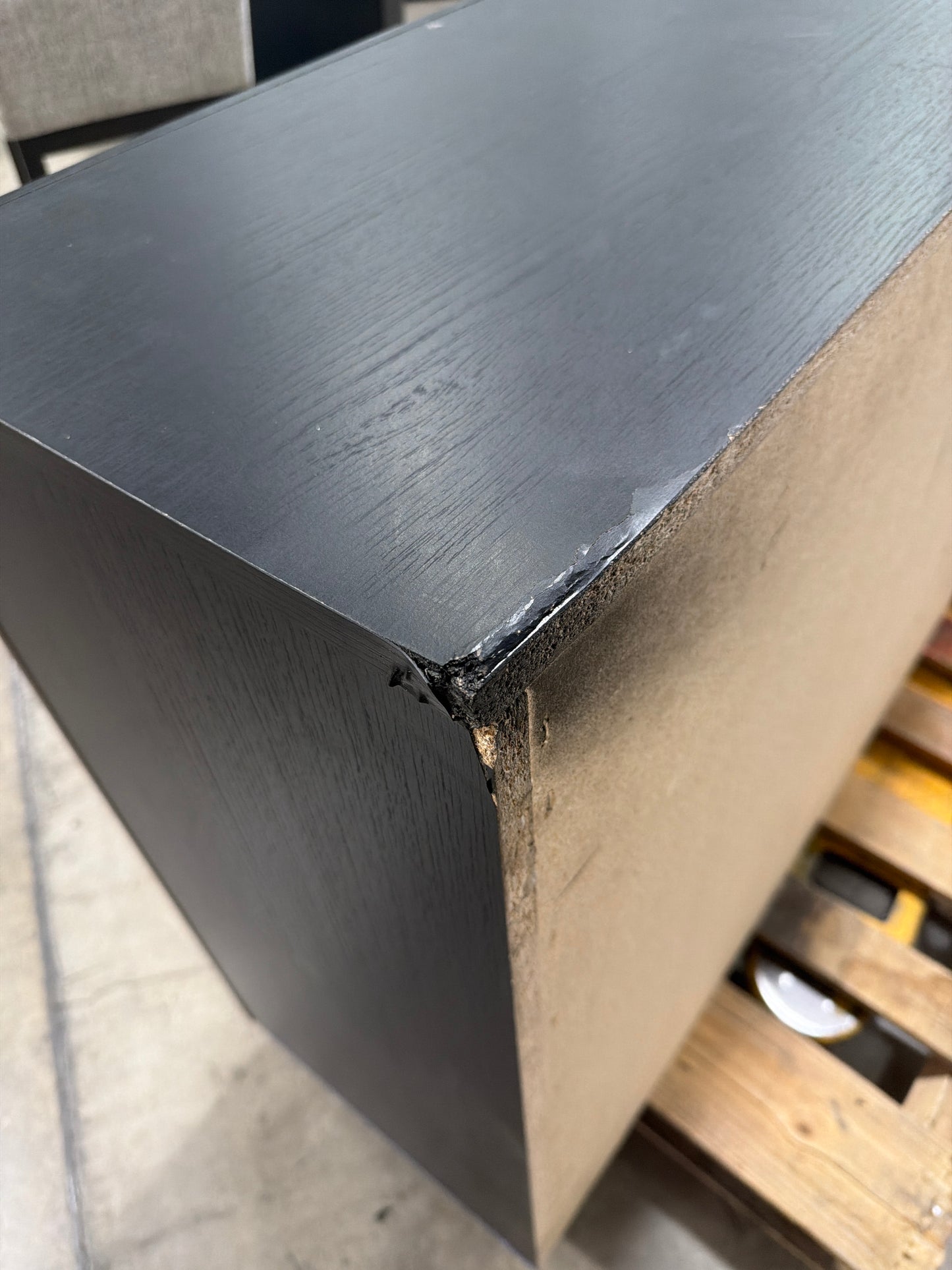 AH132 Jonnifer Dresser (Damage)