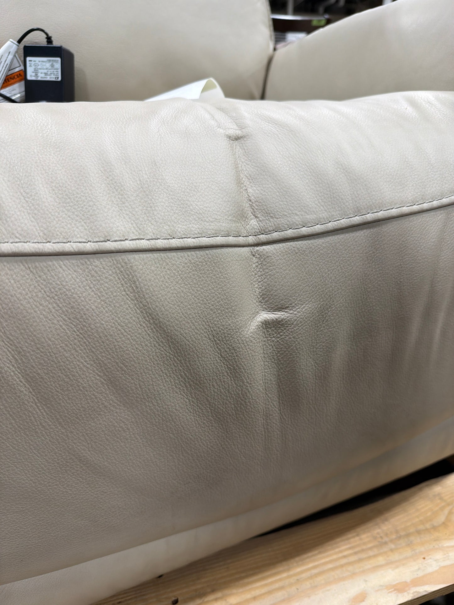 CS260041 Sanders Leather Power Recliner with Power Headrest (Leather has a small tear)