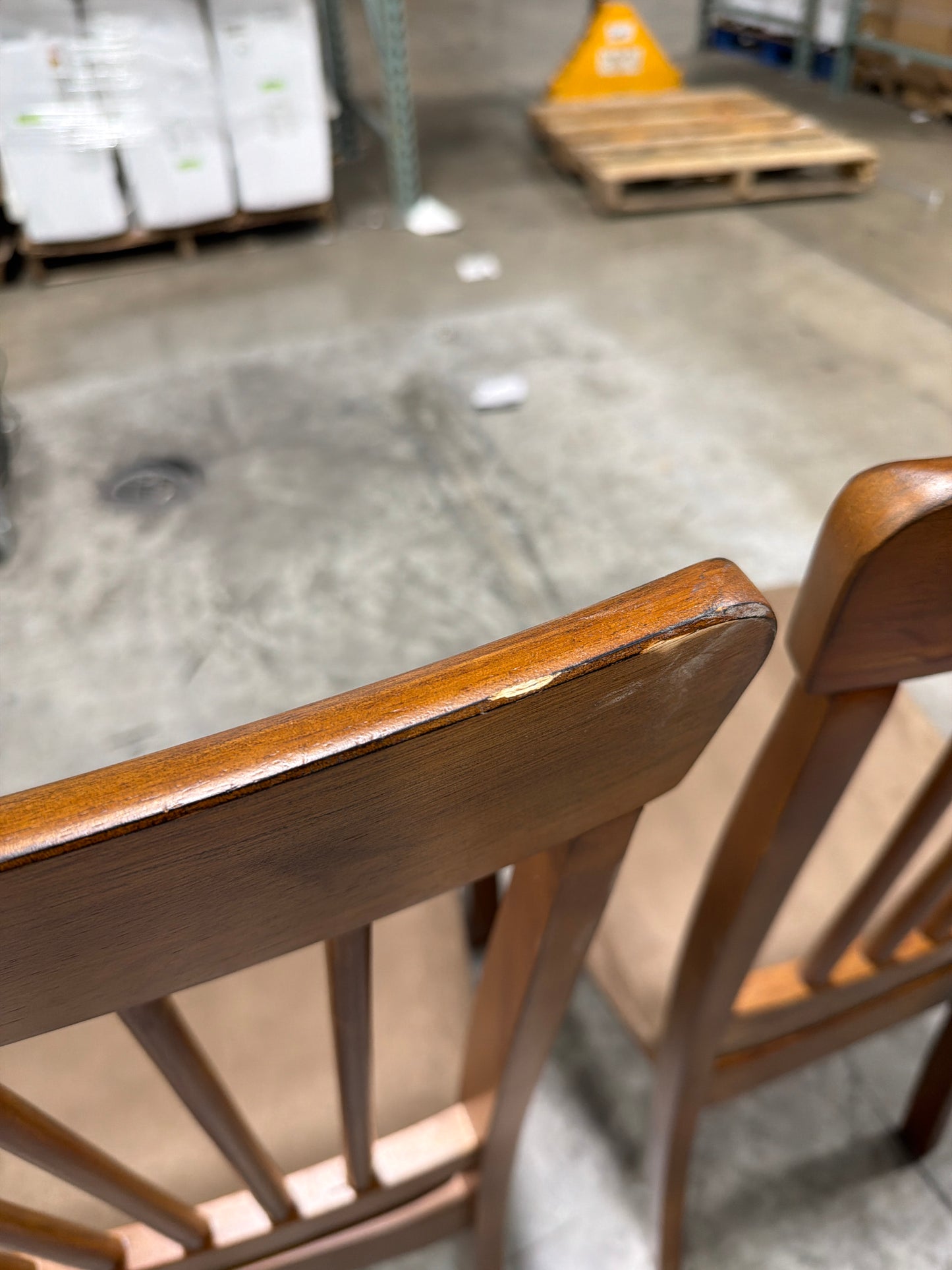 AH135 Berringer Spindle Back Dining Chair (Set of 2)(Scratch)