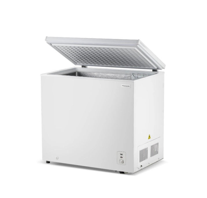 AC260364 Frigidaire 7.0 cu ft Chest Freezer, White - Deep Freezer - EFRF7003
