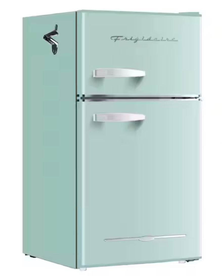 AC260295 Frigidaire 3.1 cu. ft. 2-Door Retro Mini Fridge with Freezer in Mint Green EFR840 (minor dent)