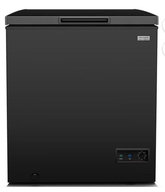 AC260194 Frigidaire Gallery 5 Cu. Ft. Chest Freezer, Black - FGFRF5009 - dented