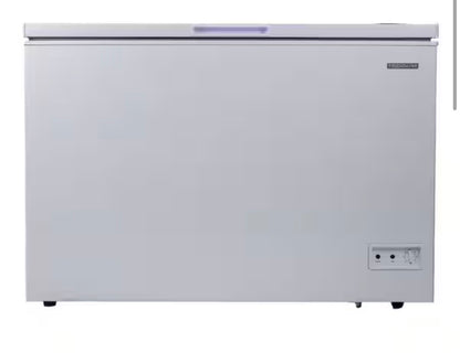 AC260363 EFRF1005 Frigidaire 43.94 in. 10 cu. ft. Manual Defrost Chest Freezer in White Garage Ready - dented