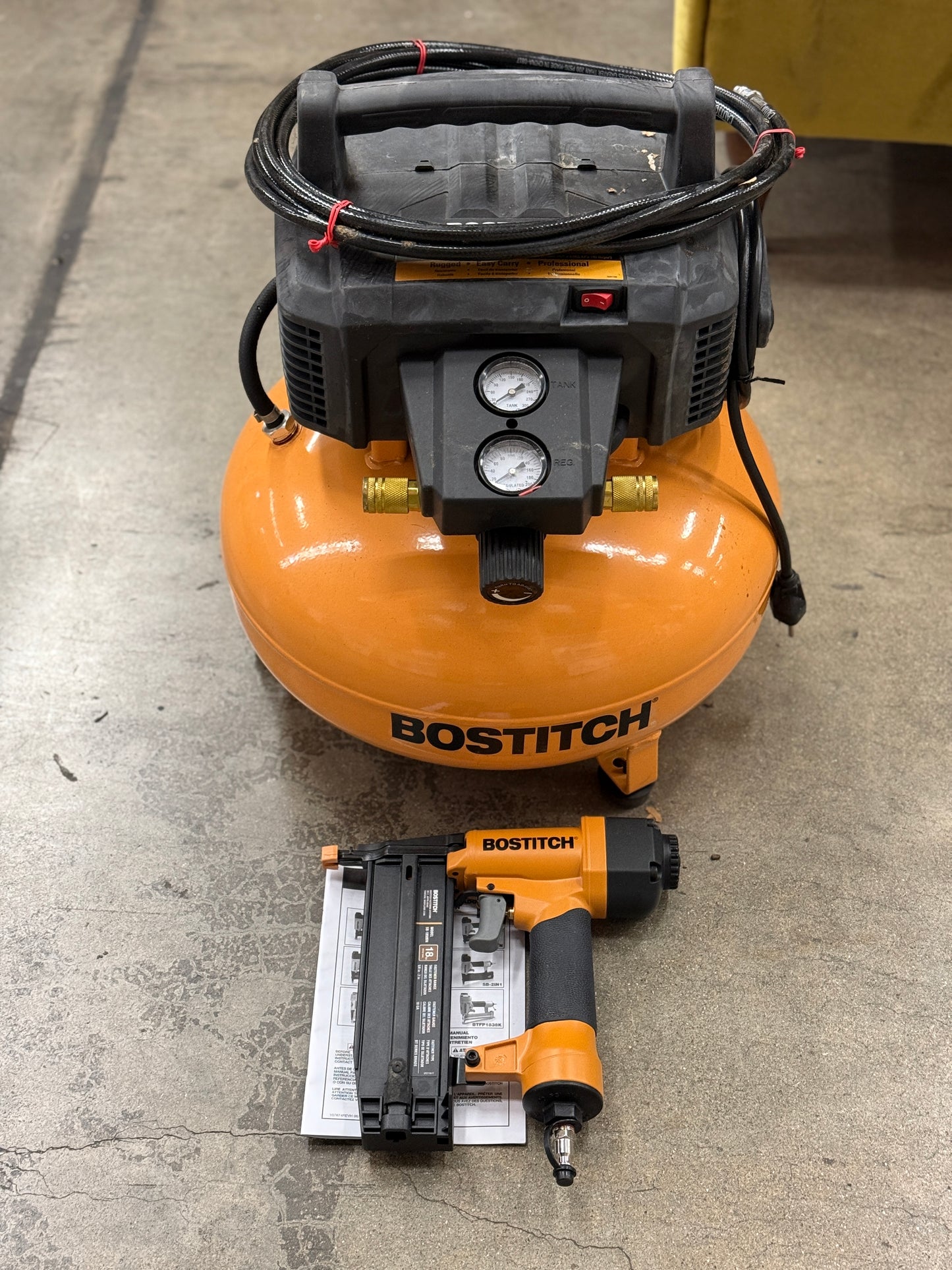 AC250097 Bostitch BTFP1KIT 1-Tool and Compressor Combo Kit - Display Model