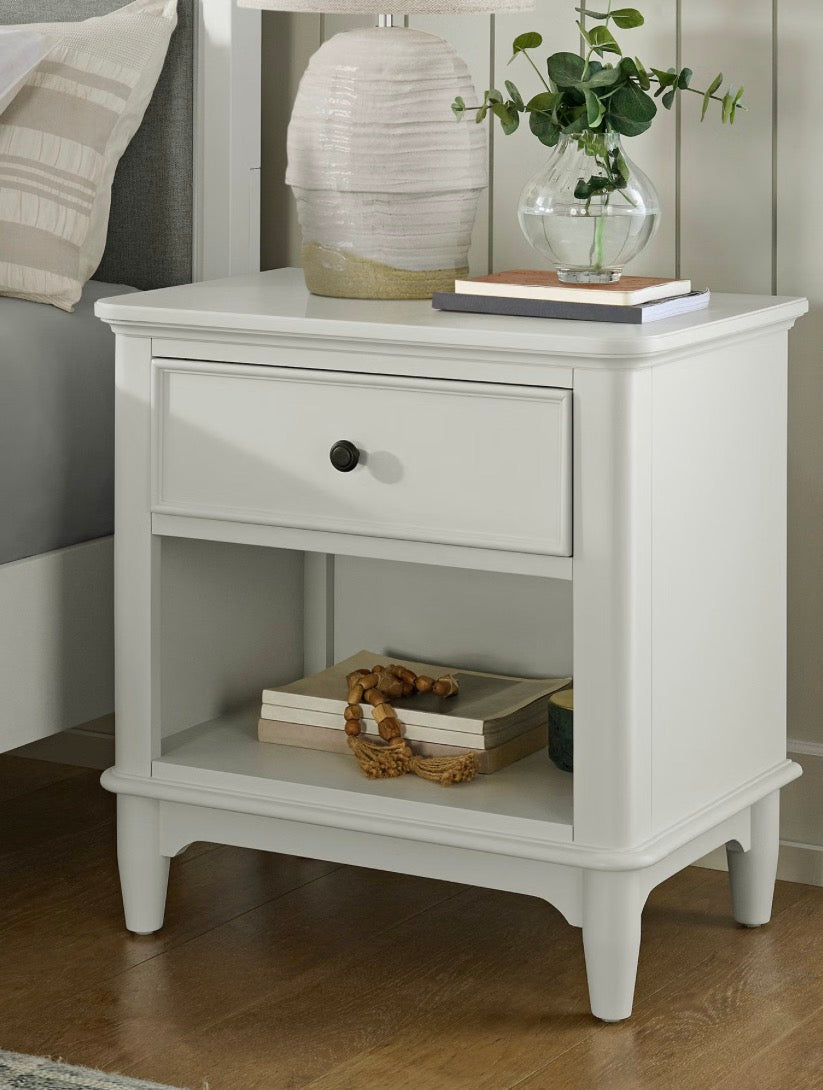 CS260064 Lila Nightstand