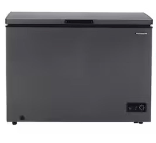 AC260225 EFRF1013 Frigidaire 10 Garage Ready Chest Freezer ( Black ) - dented