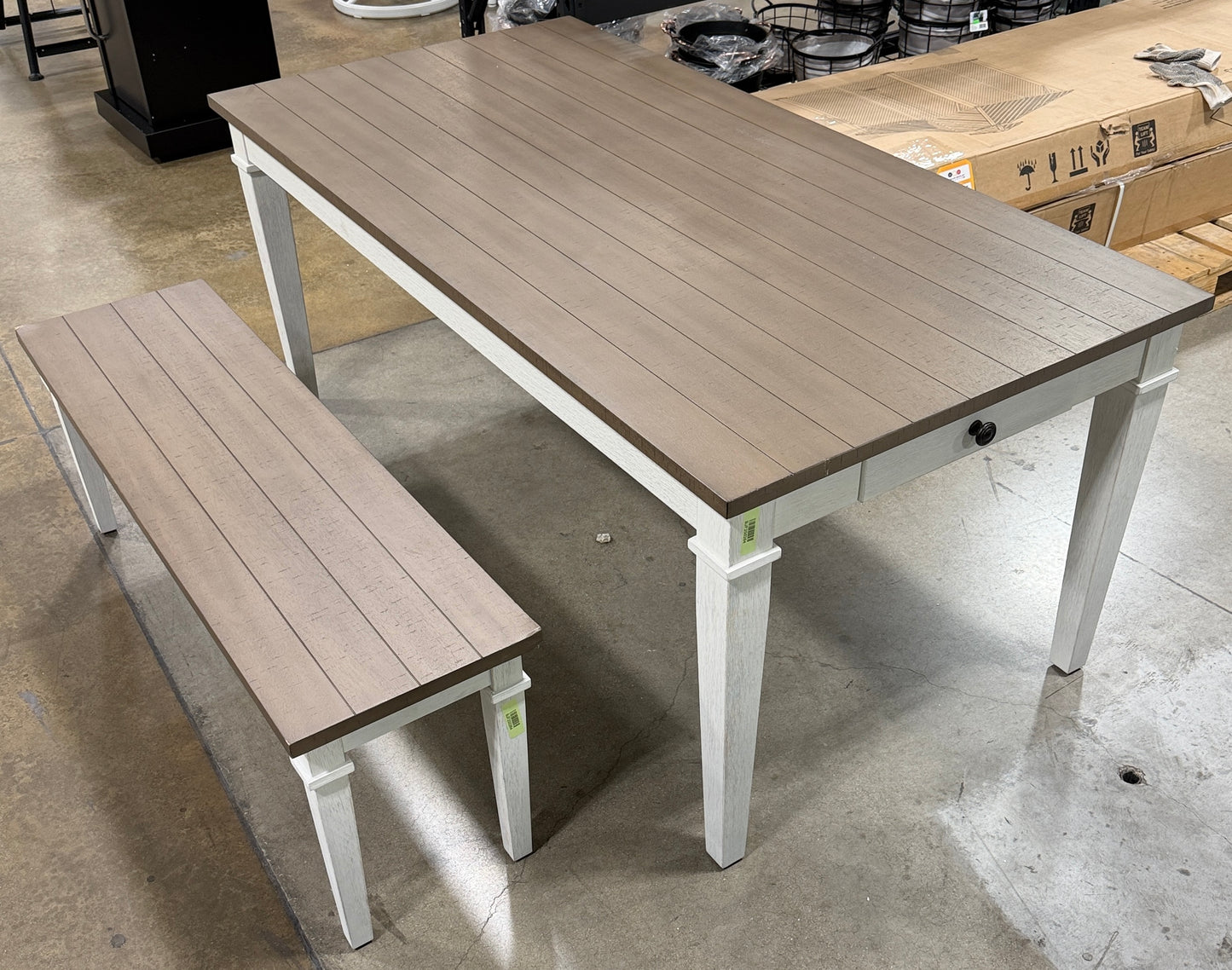 BJF250264 BJ PERRY - Table and bench - Damaged