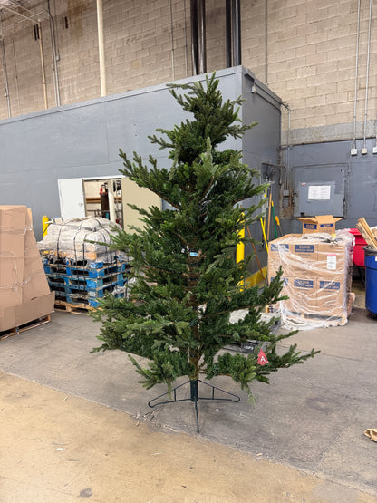 AC250825 Christmas Tree