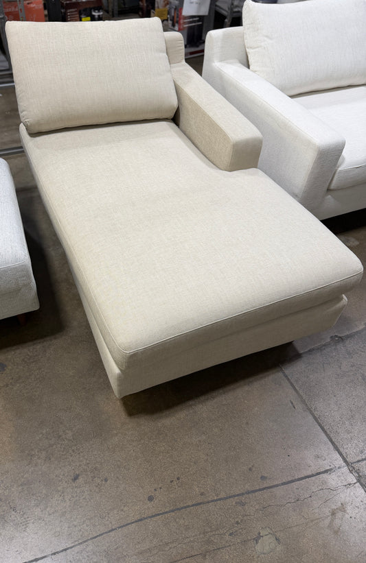 IDF240616 Right Facing Chaise Sloan PER-026