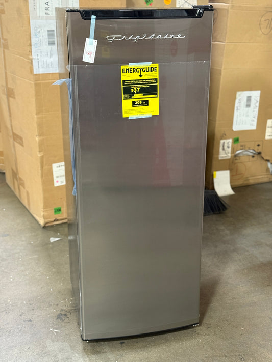 AC250381 6.5 CU. FT. UPRIGHT FREEZER – PLATINUM DESIGN | EFRF694-6COM