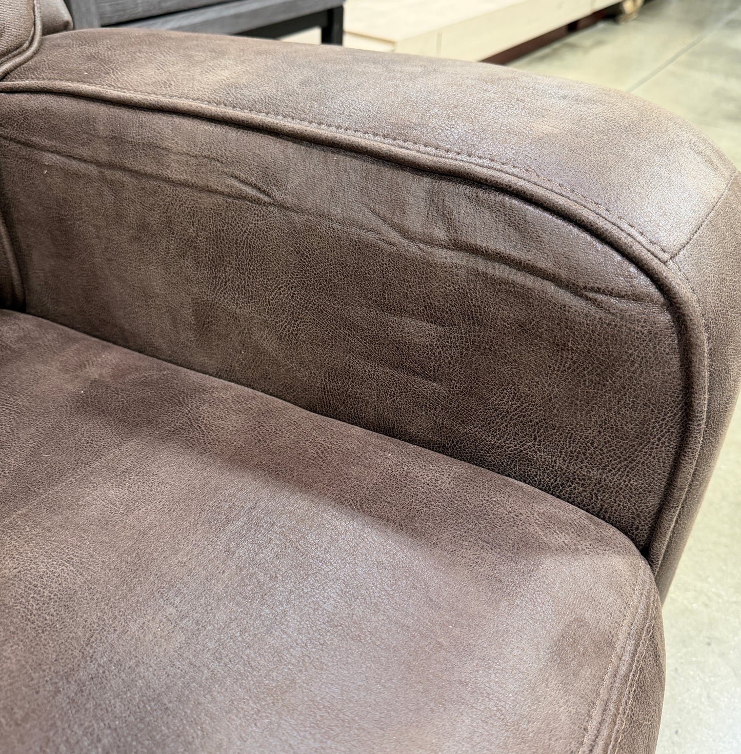 BJF250222 Abbyson Home Bentley Reclining Sofa and Loveseat - Brown (Minor Damage - Reclining Mechanism)