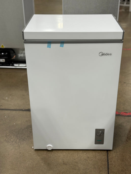 3.5 CF. CHEST FREEZER - WHITE MERC04C4BAWW-R