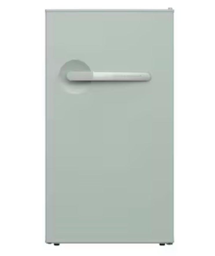 AC260388 Frigidaire Retro 3.2-cu ft Mini Fridge with Freezer - EFR397 (minor dent)