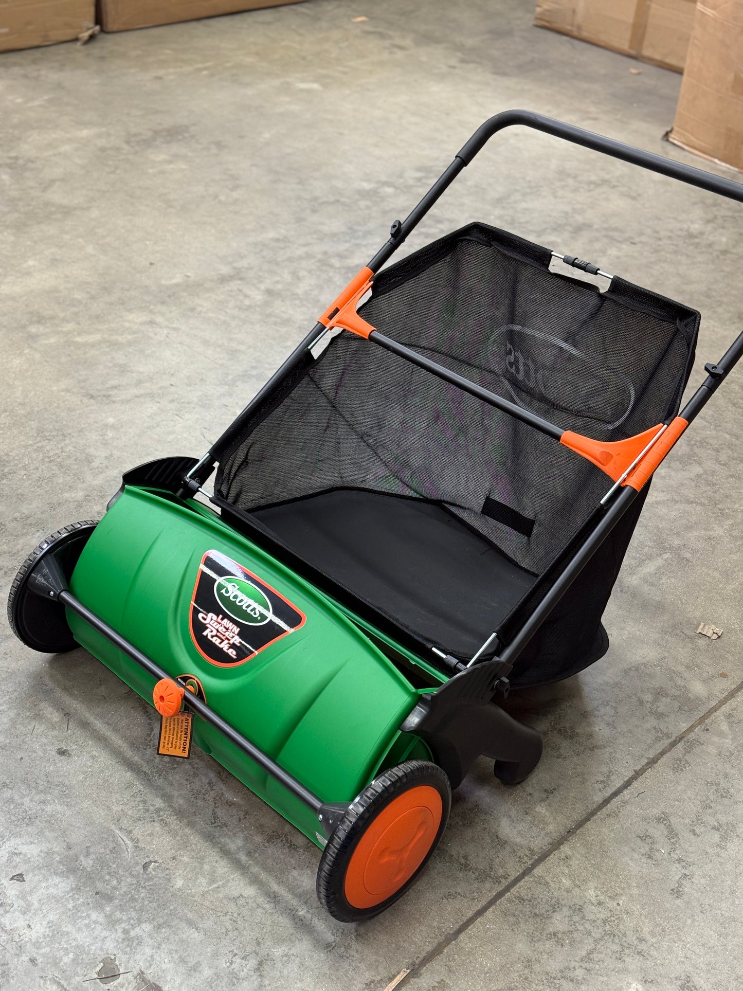 AC250146 Scotts Outdoor Power Tools LSW70026S 26-Inch Push Lawn Sweeper, Black/Green