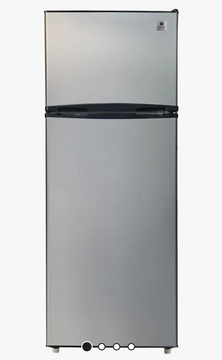 AC260228 ACFR725 ARCTIC CHEF
7.5 cu. ft. Refrigerator with Top Freezer in Stainless Look - ACFR725