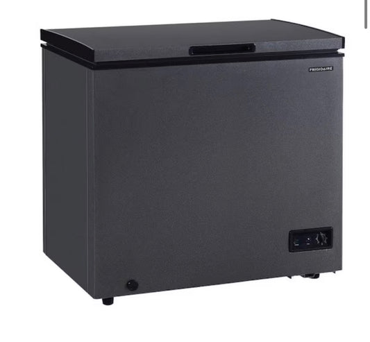 AC260347 Frigidaire 21.3 in. 7.0 cu. ft. Manual Defrost Chest Freezer with Garage Ready in Dark Grey - EFRF7013