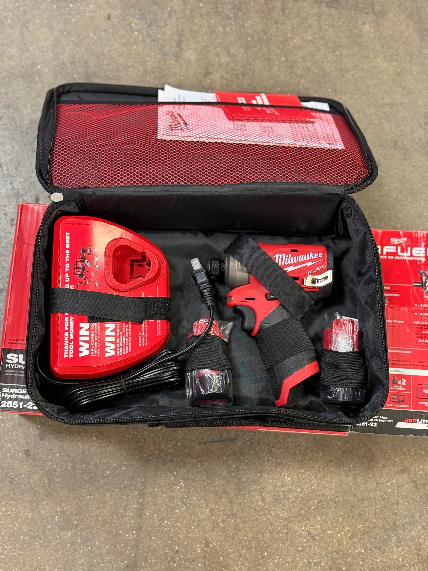 AC250070 M12™ FUEL™ SURGE™ 1/4 in. Hex Hydraulic Driver 2 Battery Kit