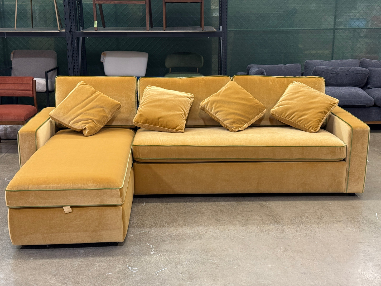 IDF240414 James Sleeper Sofa with Piping SE-170