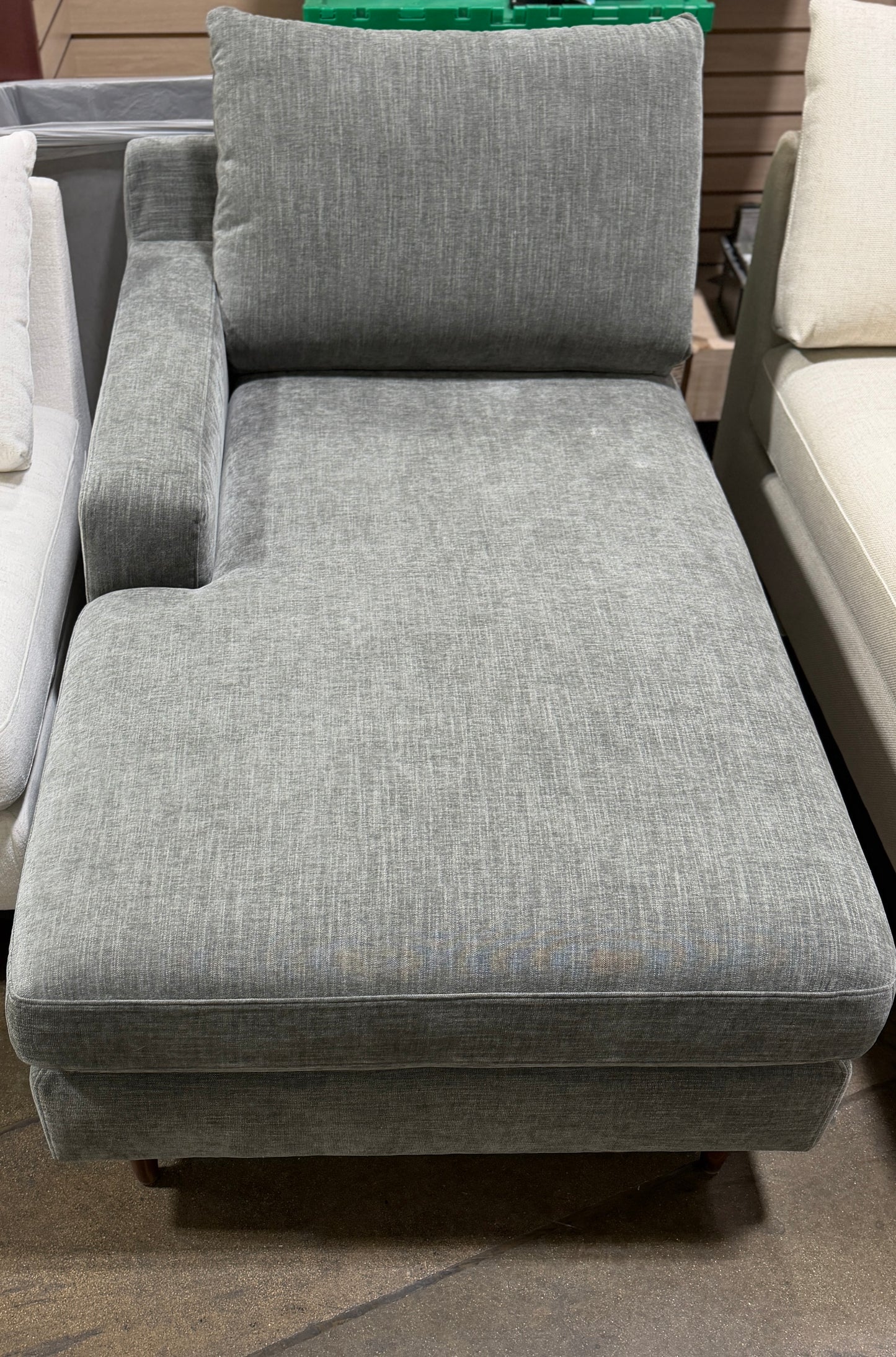 IDF240614 Left Facing Chaise Sloan I-73338-107